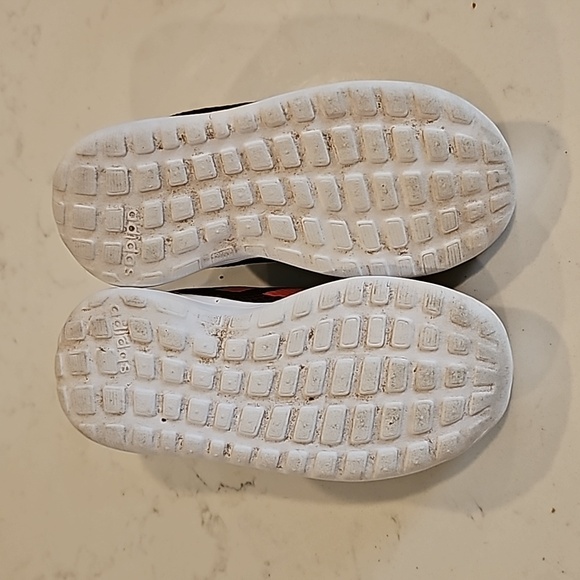 Adidas toddler size 6 shoes - Picture 4 of 5